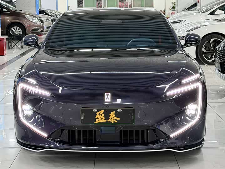 Фото 2 - Avatr 12