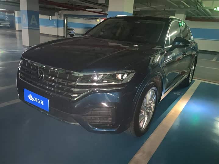 Фото 1 - Volkswagen Touareg