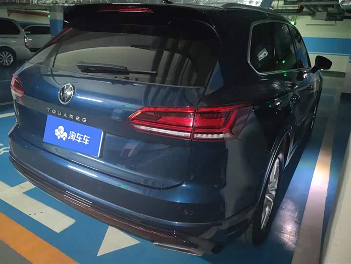 Фото 3 - Volkswagen Touareg