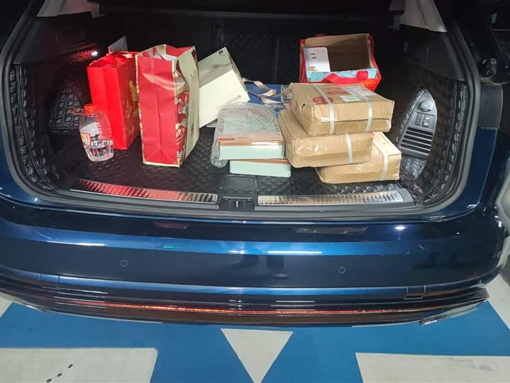 Фото 4 - Volkswagen Touareg