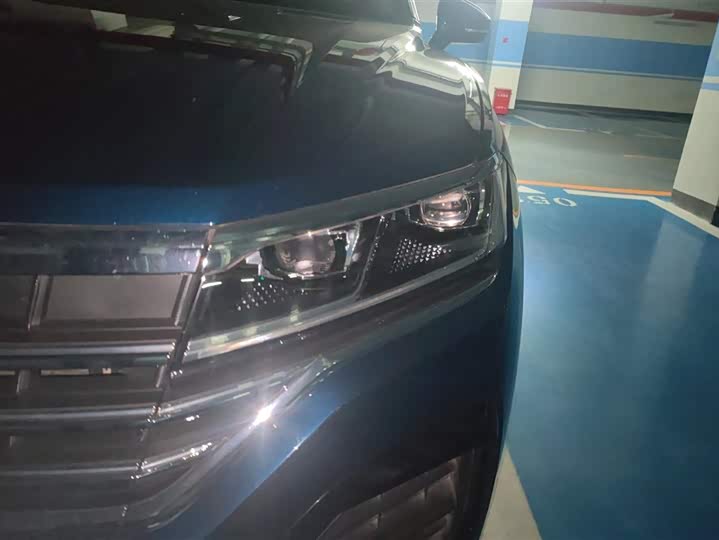 Фото 5 - Volkswagen Touareg