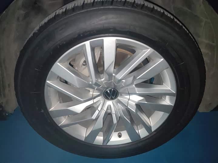 Фото 6 - Volkswagen Touareg