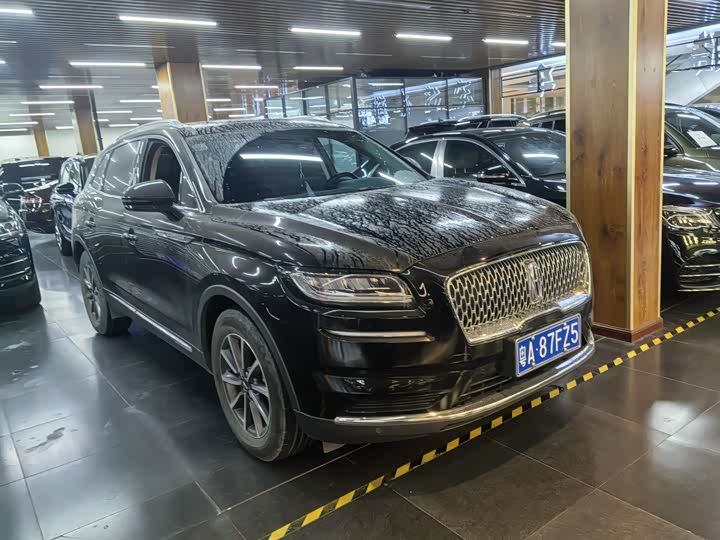 Фото 3 - Lincoln Nautilus