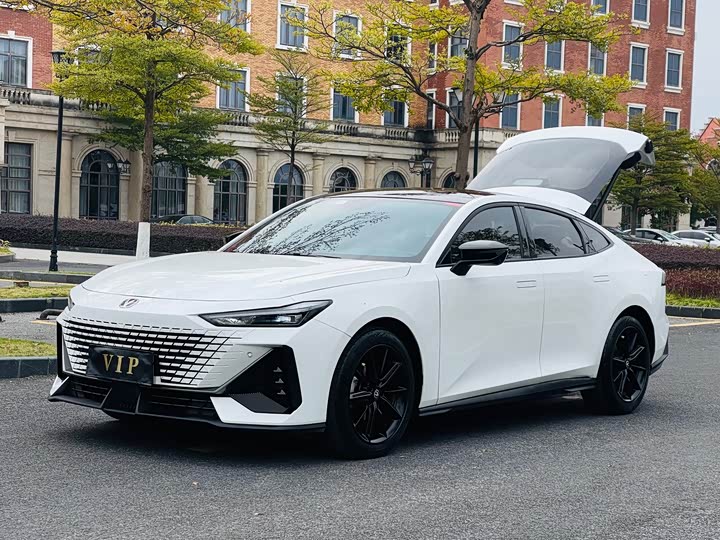 Фото 1 - Changan UNI-V