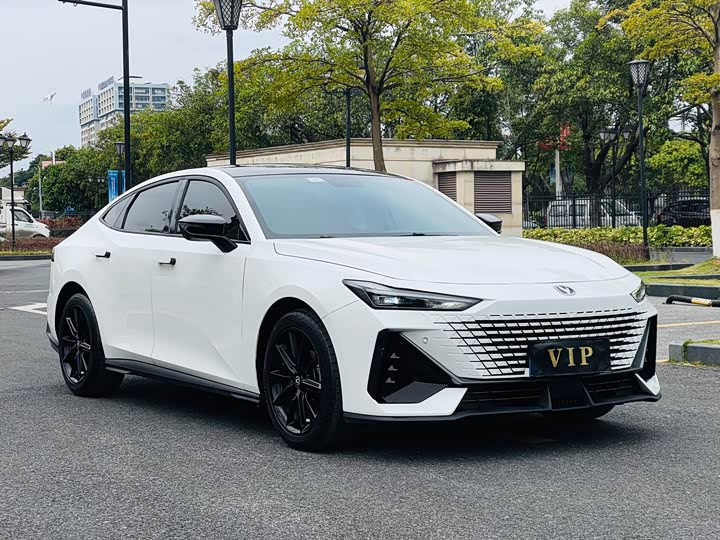 Фото 3 - Changan UNI-V