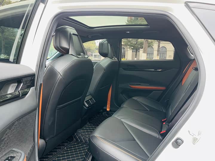 Фото 8 - Changan UNI-V