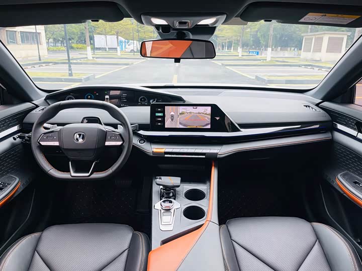 Фото 9 - Changan UNI-V