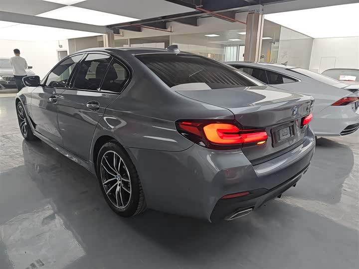 Фото 5 - BMW 5 Series