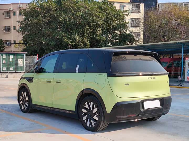 Фото 6 - Zeekr Mix