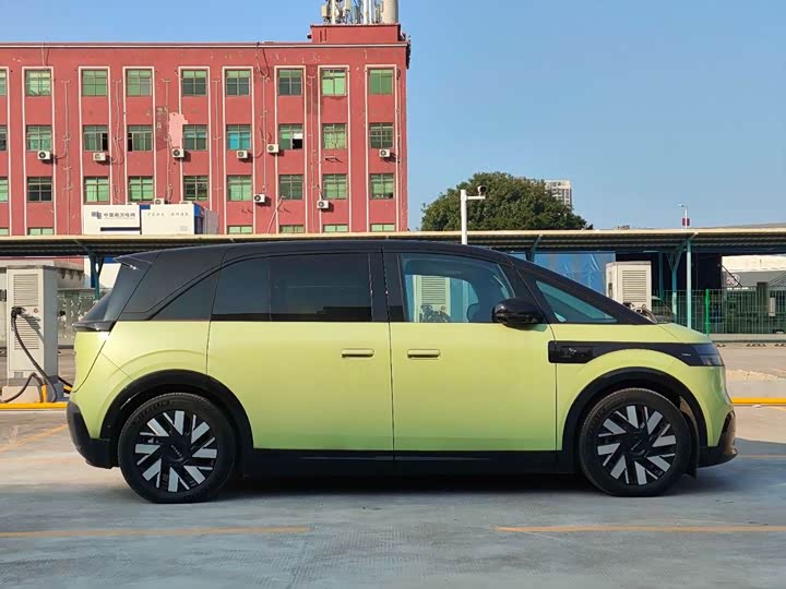 Фото 7 - Zeekr Mix