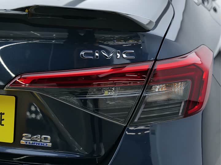 Фото 9 - Honda Civic