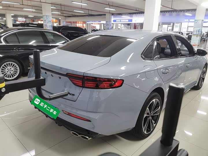 Фото 7 - Geely Preface