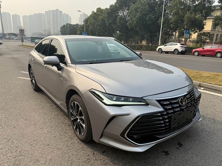 Фото 2 - Toyota Avalon