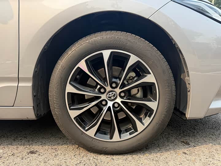 Фото 7 - Toyota Avalon