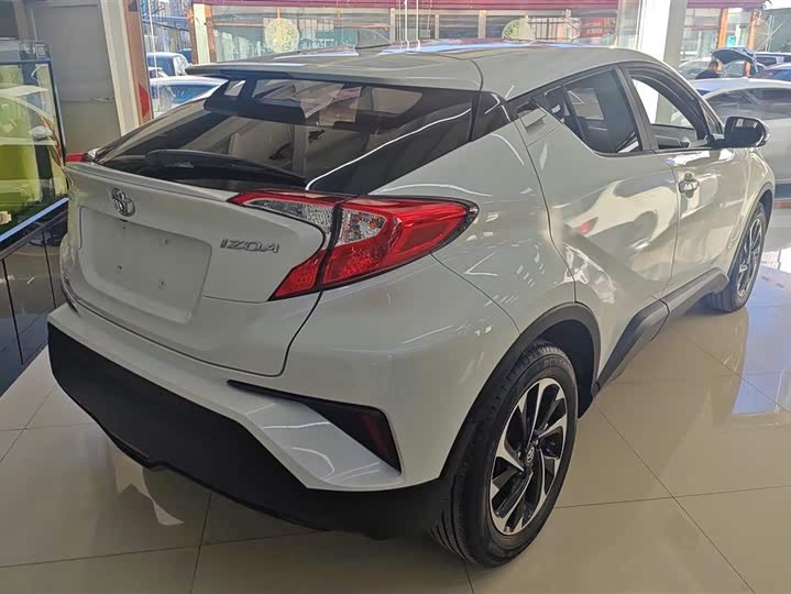 Фото 3 - Toyota Izoa