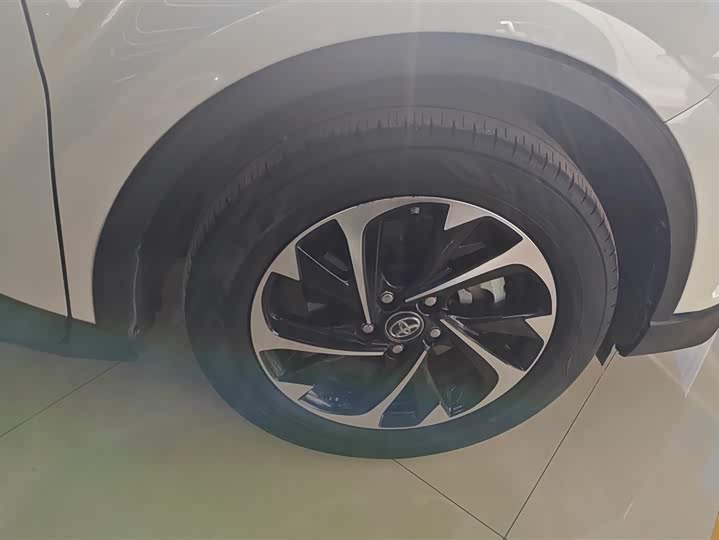 Фото 6 - Toyota Izoa