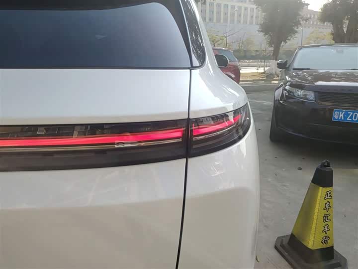 Фото 8 - LiXiang L7