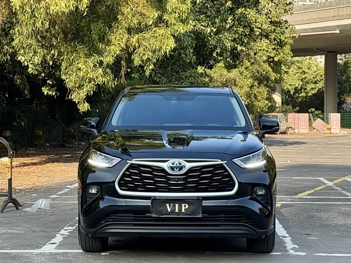 Фото 2 - Toyota Highlander