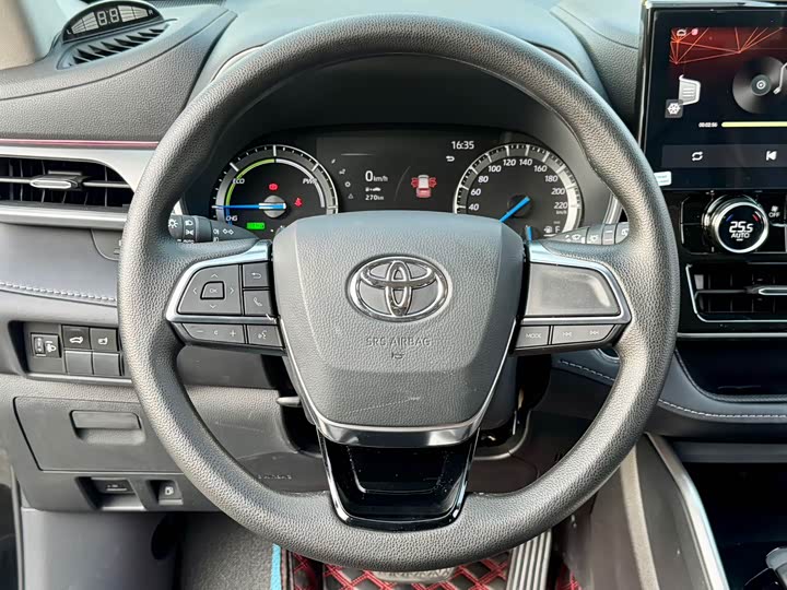 Фото 7 - Toyota Highlander