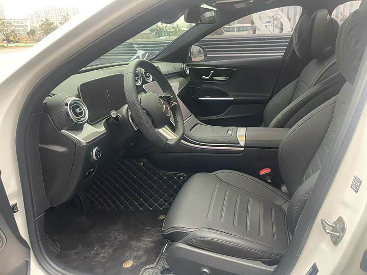 Фото 4 - Mercedes-Benz C-Class