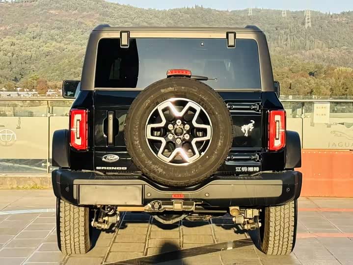 Фото 5 - Ford Bronco