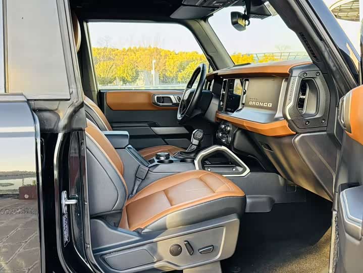 Фото 7 - Ford Bronco