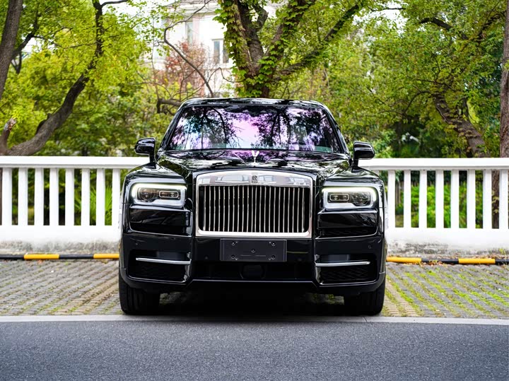 Фото 2 - Rolls-Royce Cullinan