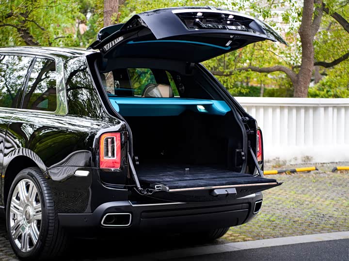Фото 9 - Rolls-Royce Cullinan