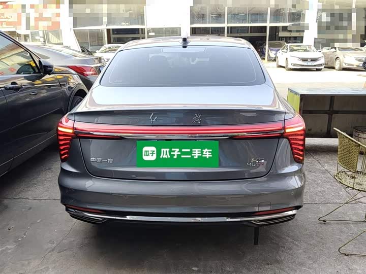 Фото 6 - Hongqi H5