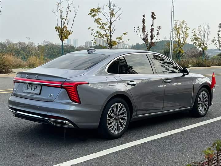 Фото 8 - Hongqi H5