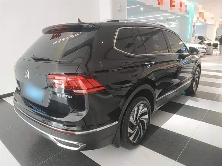 Фото 7 - Volkswagen Tiguan L Pro