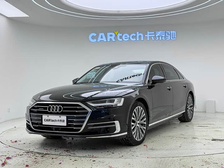 Фото 1 - Audi A8