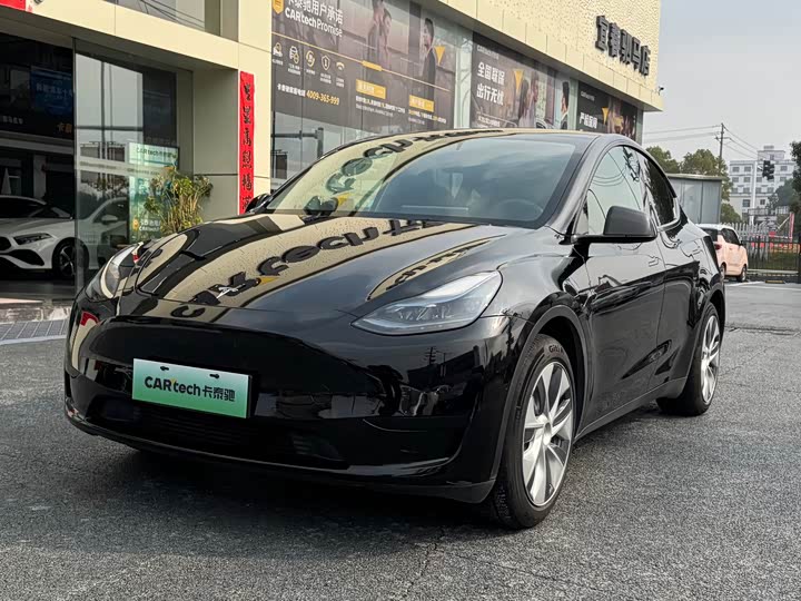 Фото 1 - Tesla Model Y