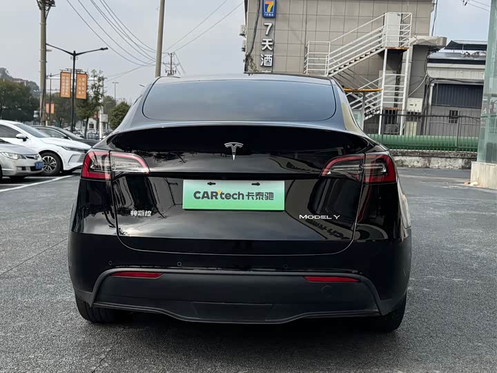 Фото 6 - Tesla Model Y