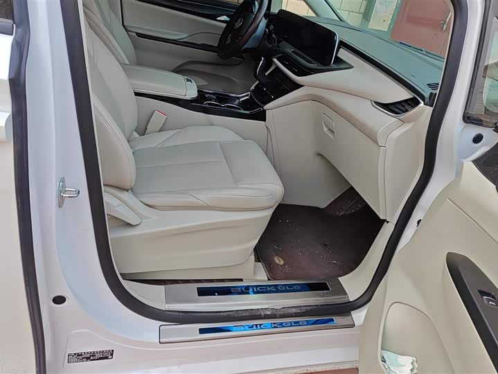 Фото 8 - Buick GL8 ES