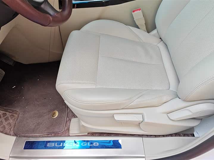 Фото 9 - Buick GL8 ES