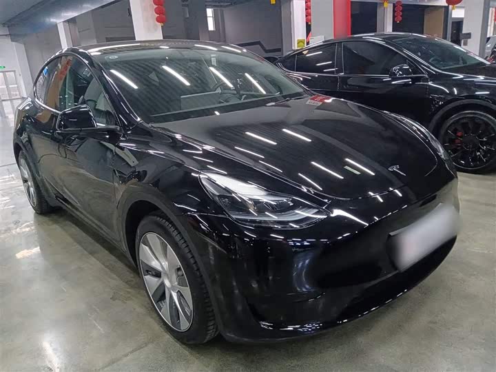 Фото 4 - Tesla Model Y