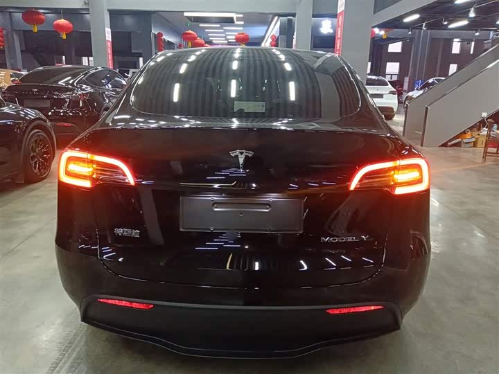 Фото 6 - Tesla Model Y