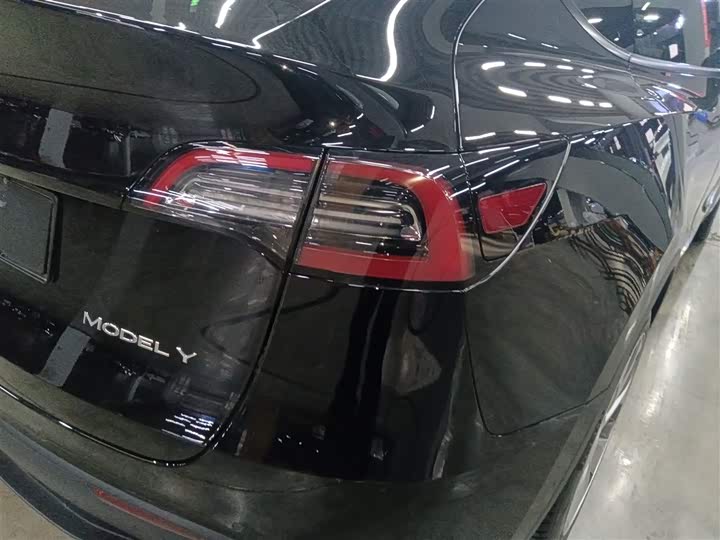 Фото 8 - Tesla Model Y