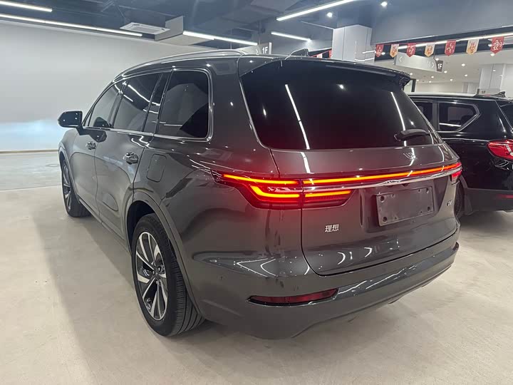 Фото 8 - LiXiang One