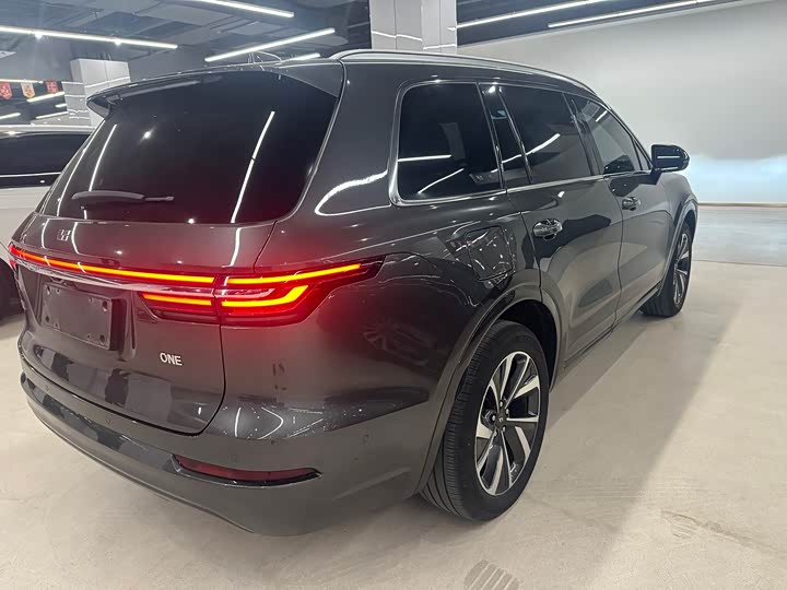 Фото 9 - LiXiang One