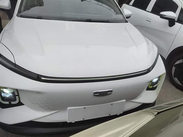 Фото 3 - Geely Geometry E Firefly