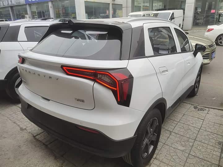 Фото 7 - Geely Geometry E Firefly