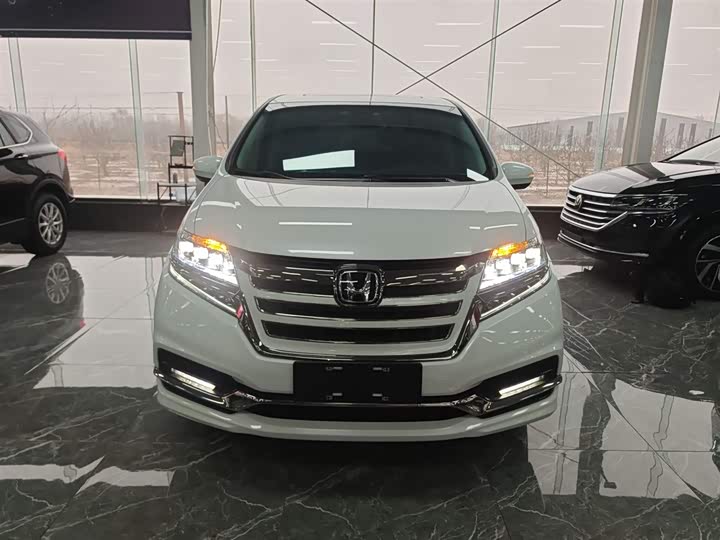 Фото 3 - Honda Elysion