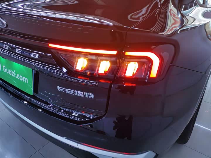 Фото 8 - Ford Mondeo