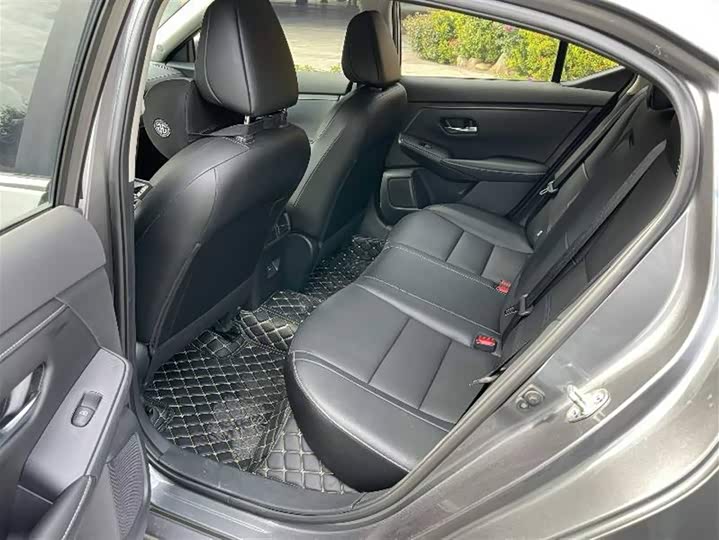 Фото 3 - Nissan Sylphy