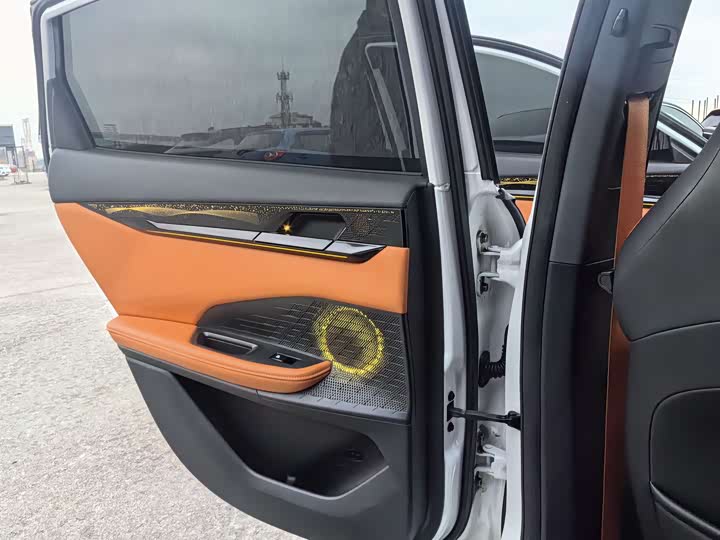 Фото 4 - Changan UNI-V