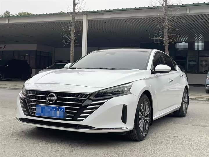 Фото 1 - Nissan Teana