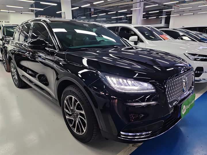 Фото 4 - Lincoln Corsair