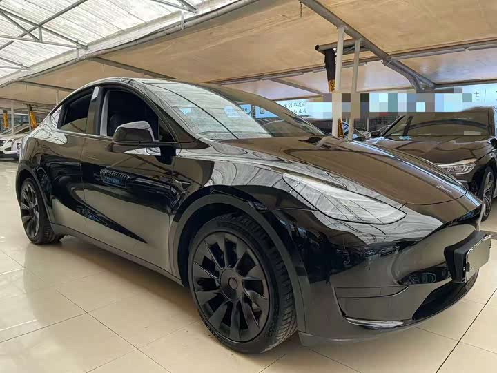 Фото 3 - Tesla Model Y
